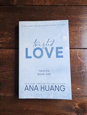Twisted Love (Twisted #1) by Ana Huang Paperback Spicy Sports Hockey‎ Romance